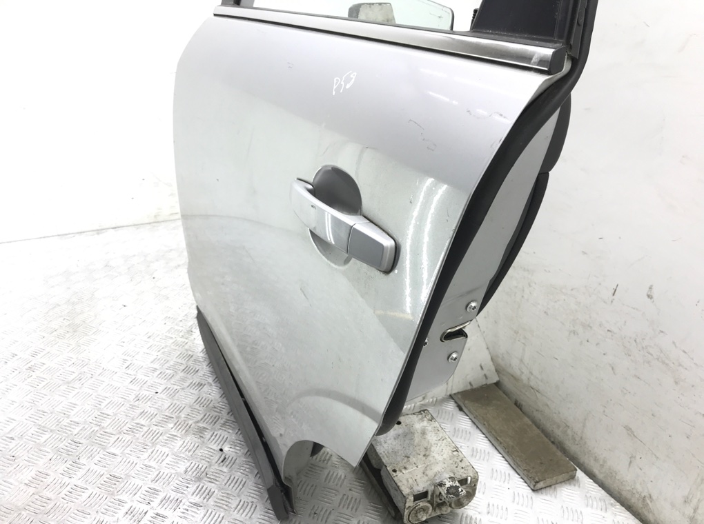 Дверь задняя левая бу для Opel Antara  2.0 CDTi,  2009 г.