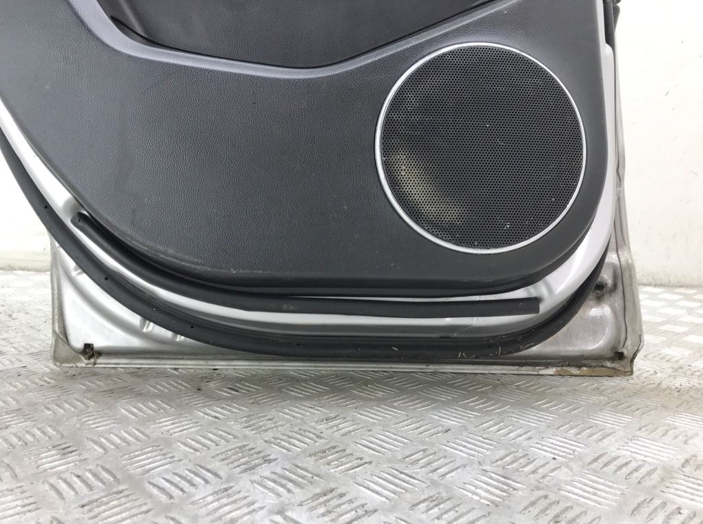 Дверь задняя левая бу для Opel Antara  2.0 CDTi,  2009 г.
