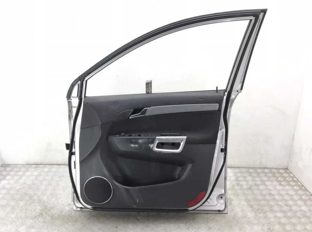 Дверь передняя правая бу для Opel Antara  2.0 CDTi,  2009 г.