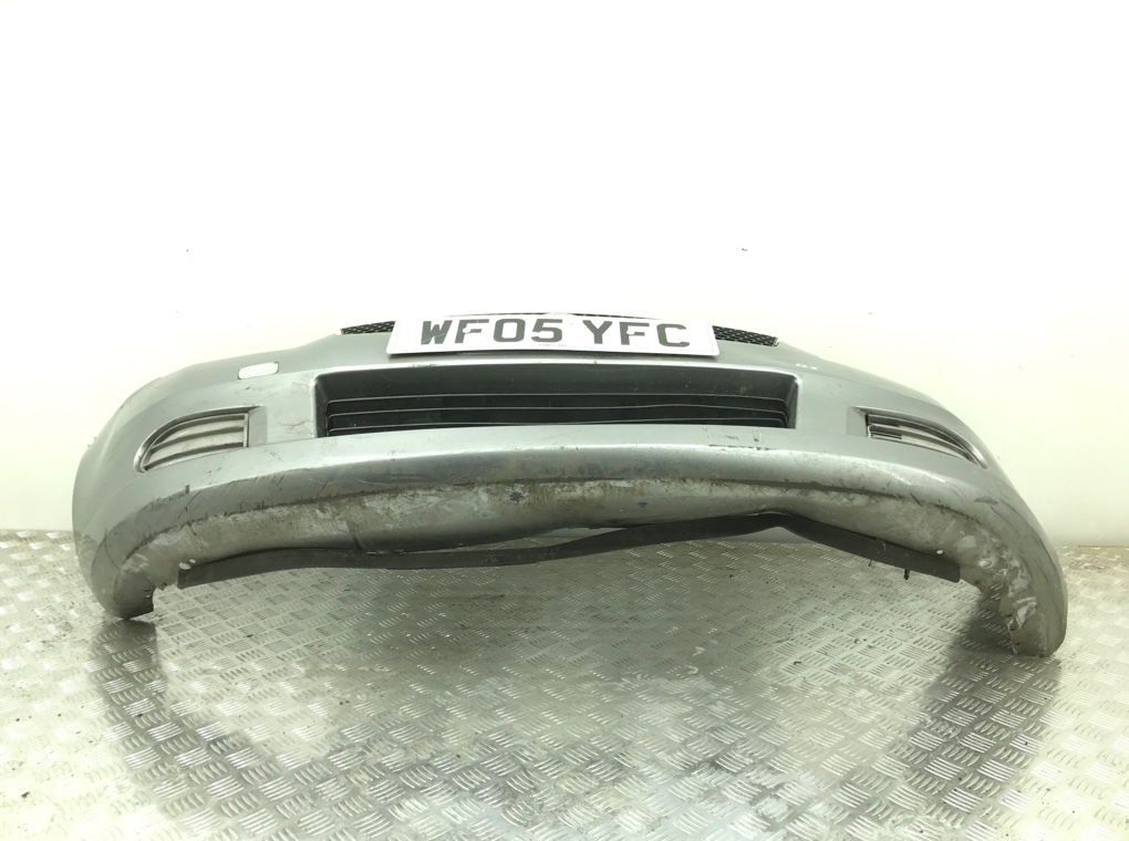 Бампер передний бу для Suzuki Swift  1.3 i,  2005 г.