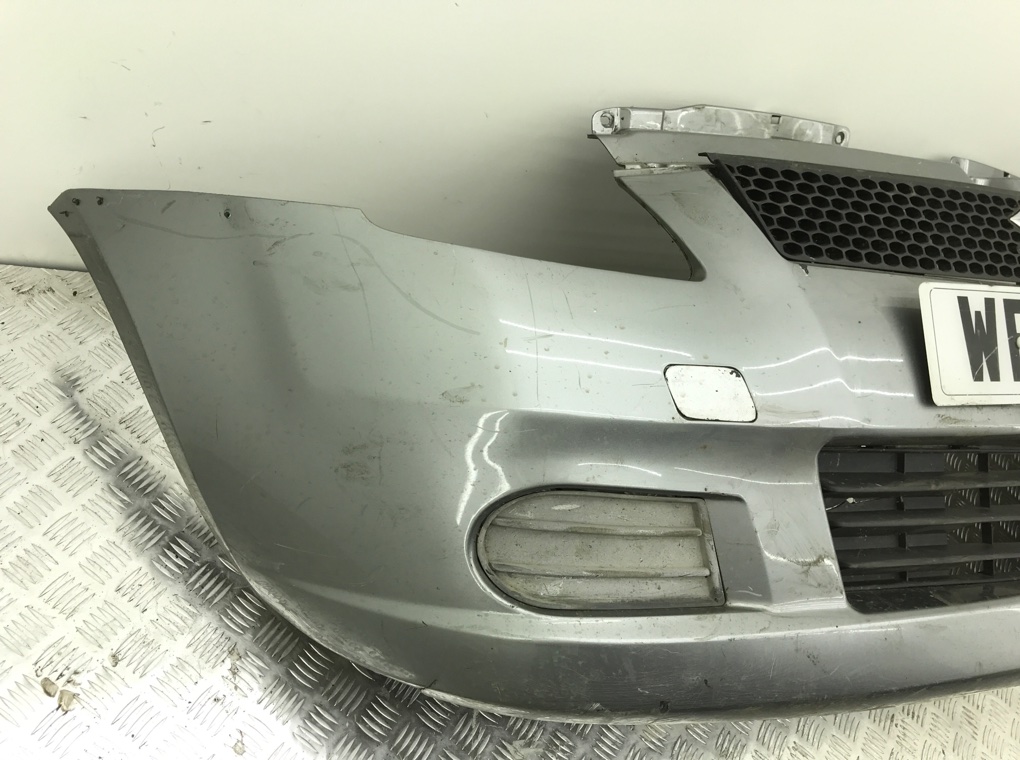 Бампер передний бу для Suzuki Swift  1.3 i,  2005 г.