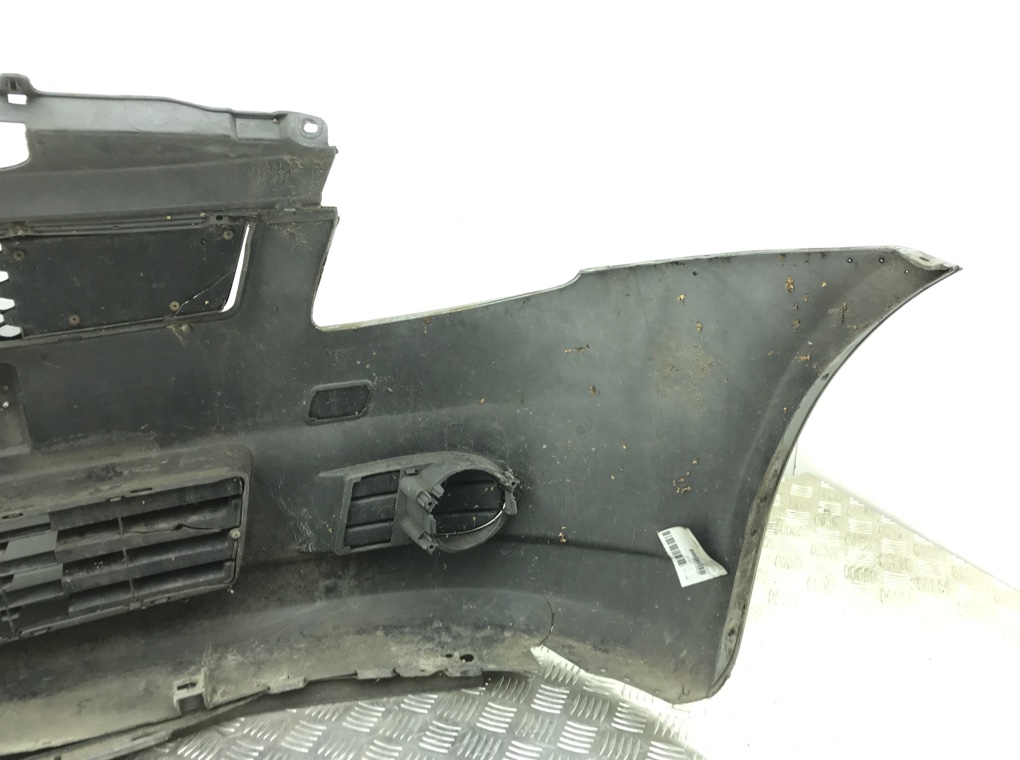 Бампер передний бу для Suzuki Swift  1.3 i,  2005 г.