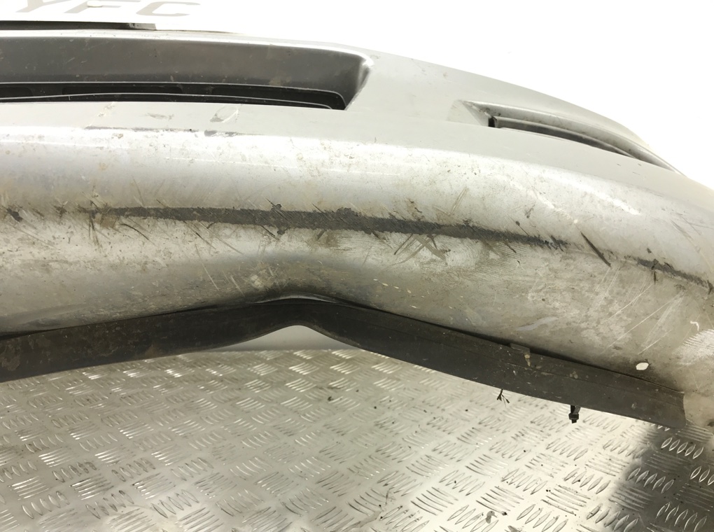 Бампер передний бу для Suzuki Swift  1.3 i,  2005 г.