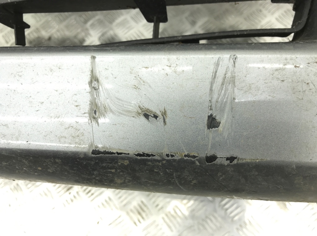 Бампер передний бу для Suzuki Swift  1.3 i,  2005 г.