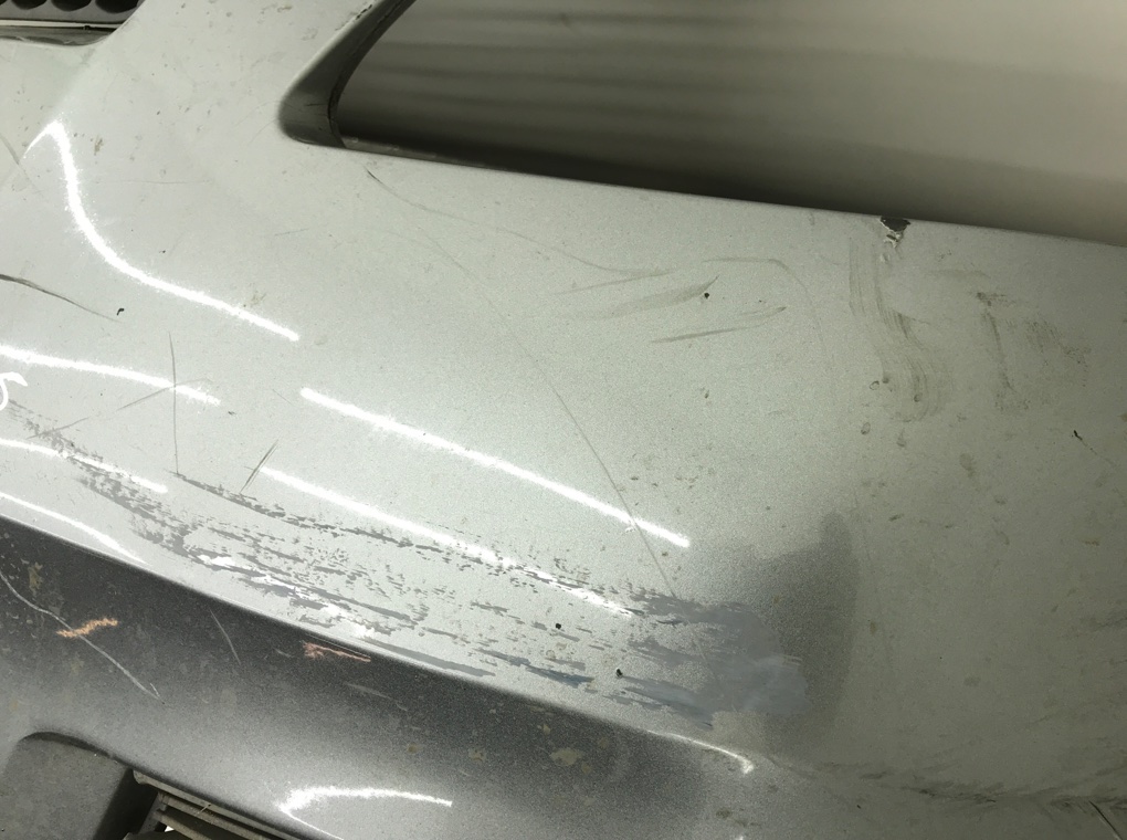 Бампер передний бу для Suzuki Swift  1.3 i,  2005 г.