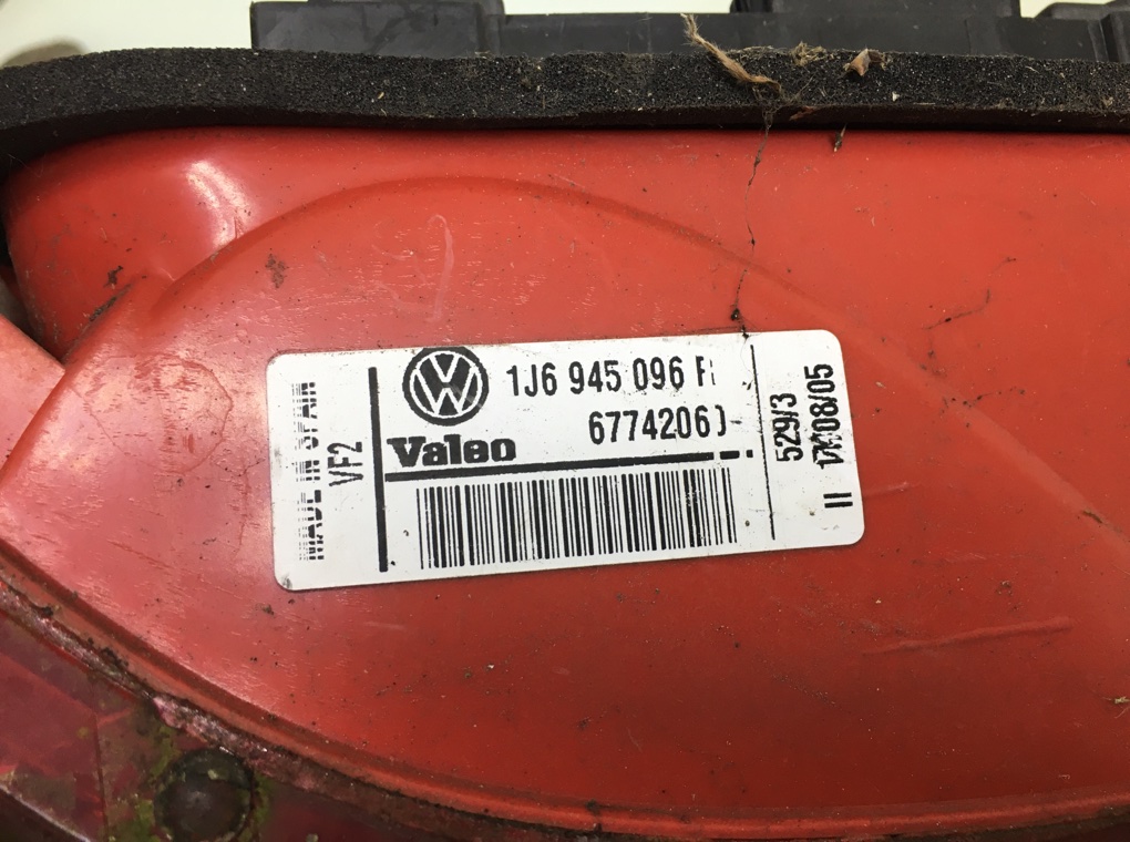Фонарь задний правый бу для Volkswagen Golf 4 1.6 i,  2001 г.