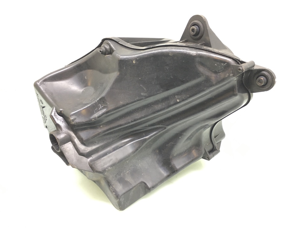 Корпус воздушного фильтра бу для BMW 1 E87/E81/E82/E88 2.0 i,  2006 г.