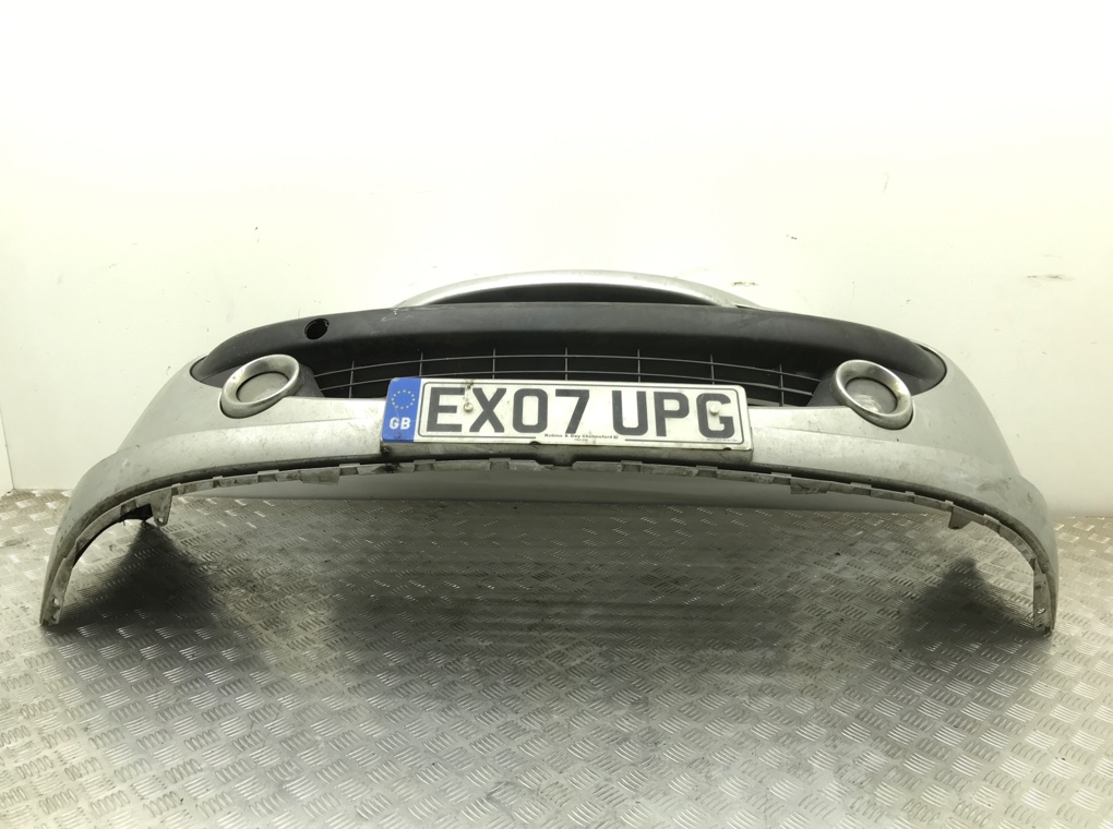 Бампер передний бу для Peugeot 207  1.6,  2007 г.