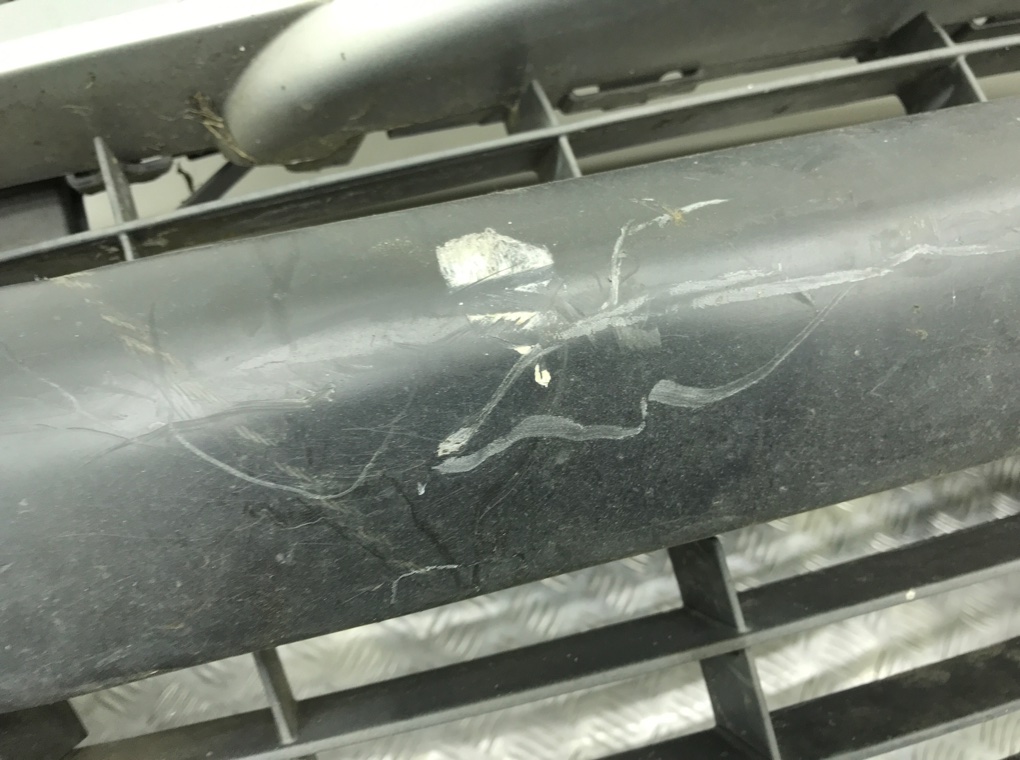 Бампер передний бу для Peugeot 207  1.6,  2007 г.