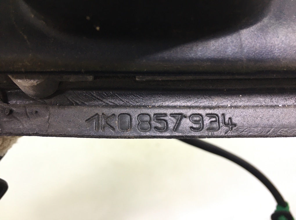 Зеркало наружное левое бу для Volkswagen Golf 5 1.6 FSI,  2005 г.