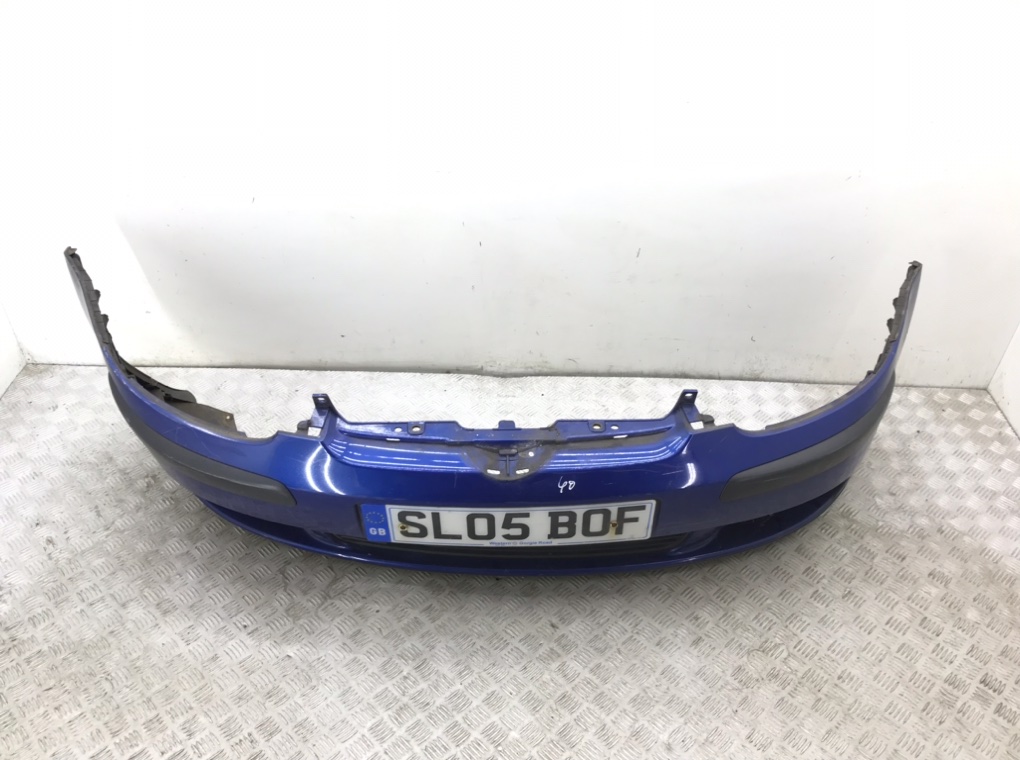 Бампер передний бу для Volkswagen Golf 5 1.6 FSI,  2005 г.
