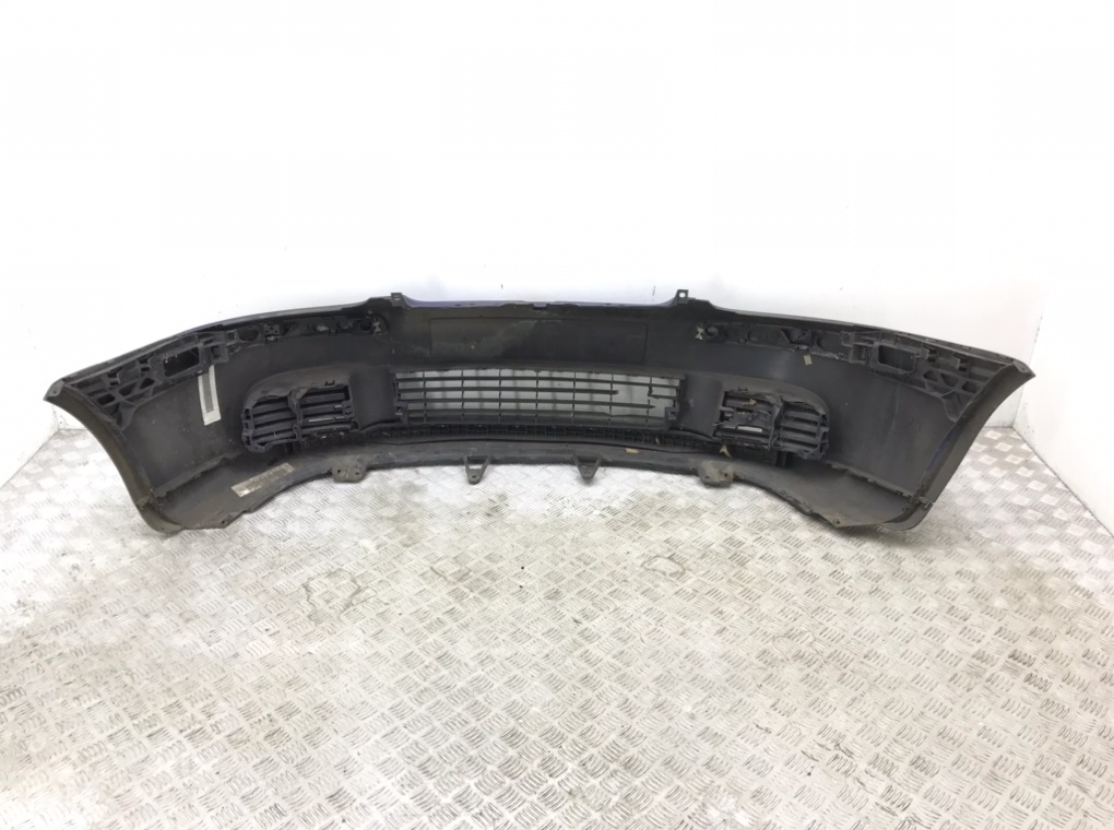 Бампер передний бу для Volkswagen Golf 5 1.6 FSI,  2005 г.