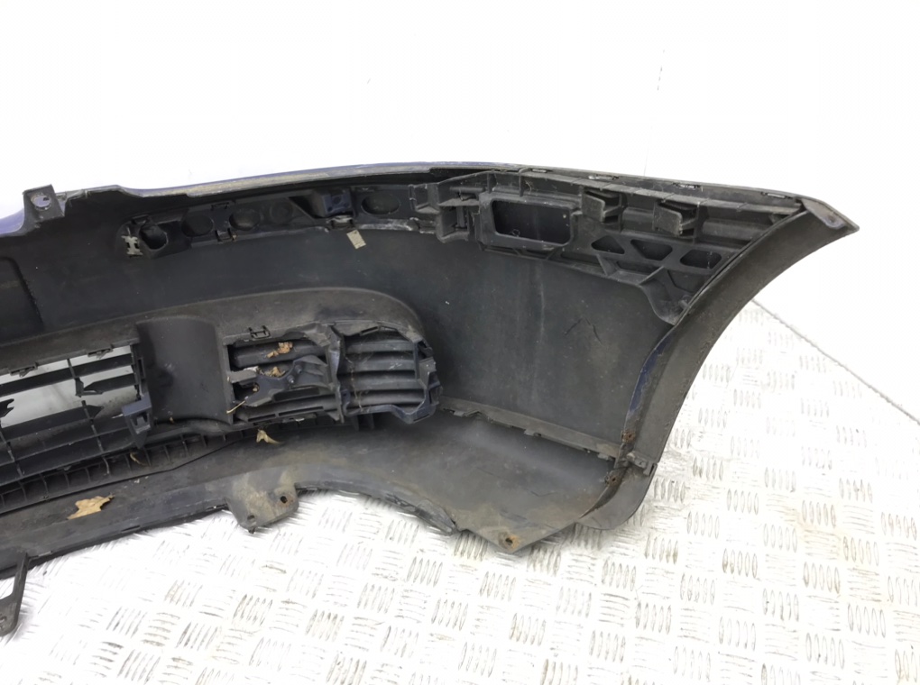 Бампер передний бу для Volkswagen Golf 5 1.6 FSI,  2005 г.