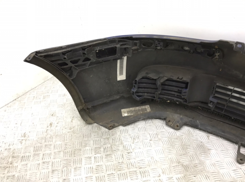 Бампер передний бу для Volkswagen Golf 5 1.6 FSI,  2005 г.