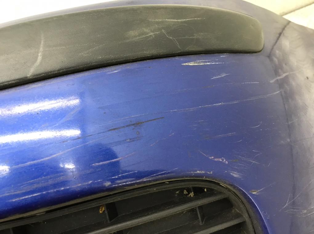 Бампер передний бу для Volkswagen Golf 5 1.6 FSI,  2005 г.