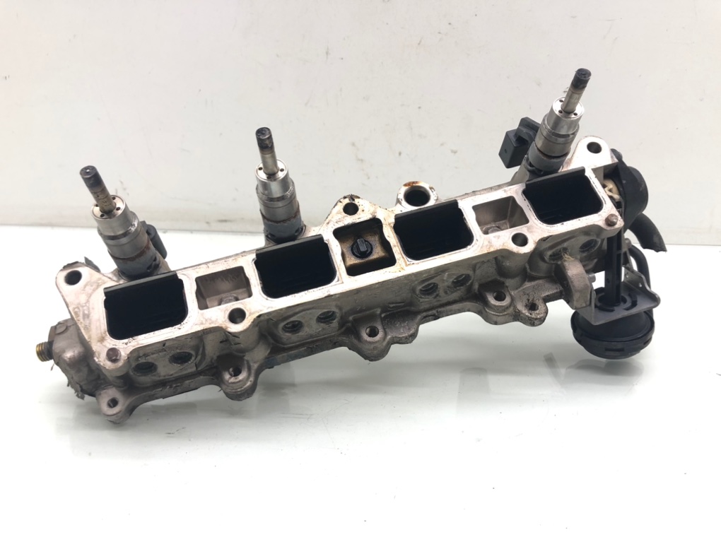 Топливная рампа бу для Volkswagen EOS 1.6 FSI, 2007 г. Топливная рампа бу для Volkswagen EOS 1.6 FSI, 2007 г.