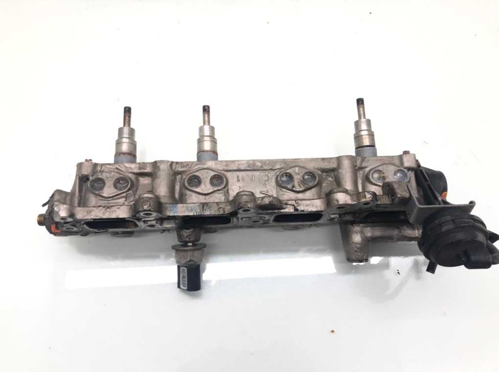 Топливная рампа бу для Volkswagen EOS 1.6 FSI, 2007 г. Топливная рампа бу для Volkswagen EOS 1.6 FSI, 2007 г.