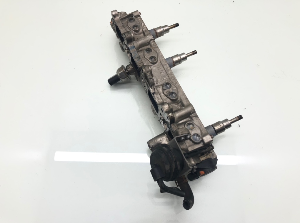 Топливная рампа бу для Volkswagen EOS 1.6 FSI, 2007 г. Топливная рампа бу для Volkswagen EOS 1.6 FSI, 2007 г.