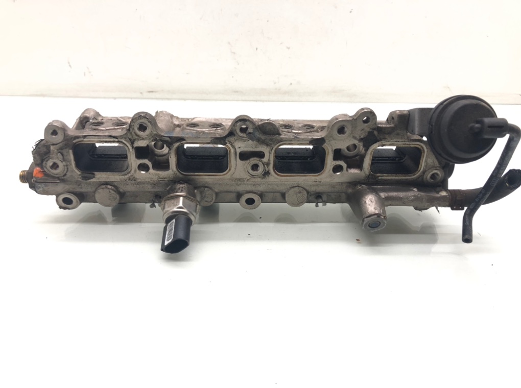 Топливная рампа бу для Volkswagen EOS 1.6 FSI, 2007 г. Топливная рампа бу для Volkswagen EOS 1.6 FSI, 2007 г.