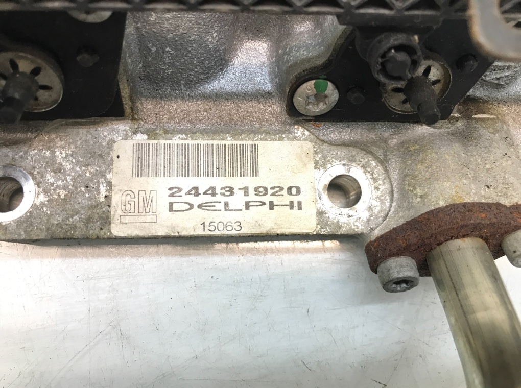 Коллектор впускной бу для Opel Astra H 1.6 i,  2006 г.