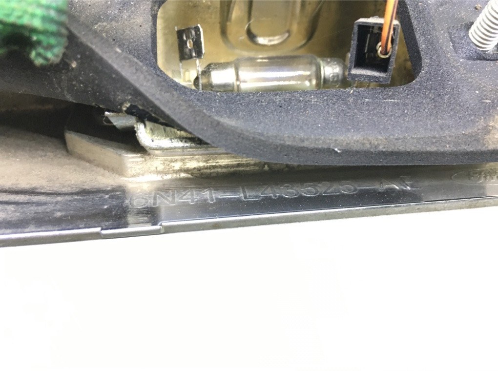 Накладка подсветки номера бу для Ford Focus 2 2.0 TDCi,  2008 г.