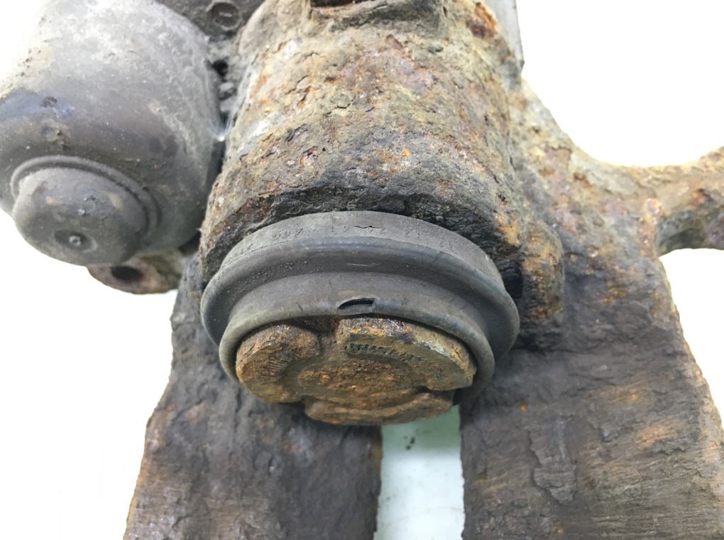 Суппорт задний правый бу для Volvo V70 2.4 D5, 2008 г. Суппорт задний правый бу для Volvo V70 2.4 D5, 2008 г.