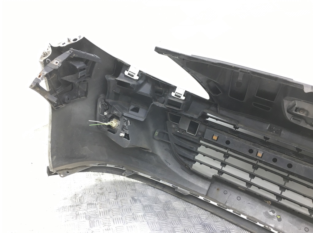 Бампер передний бу для Peugeot 207  1.4,  2009 г.