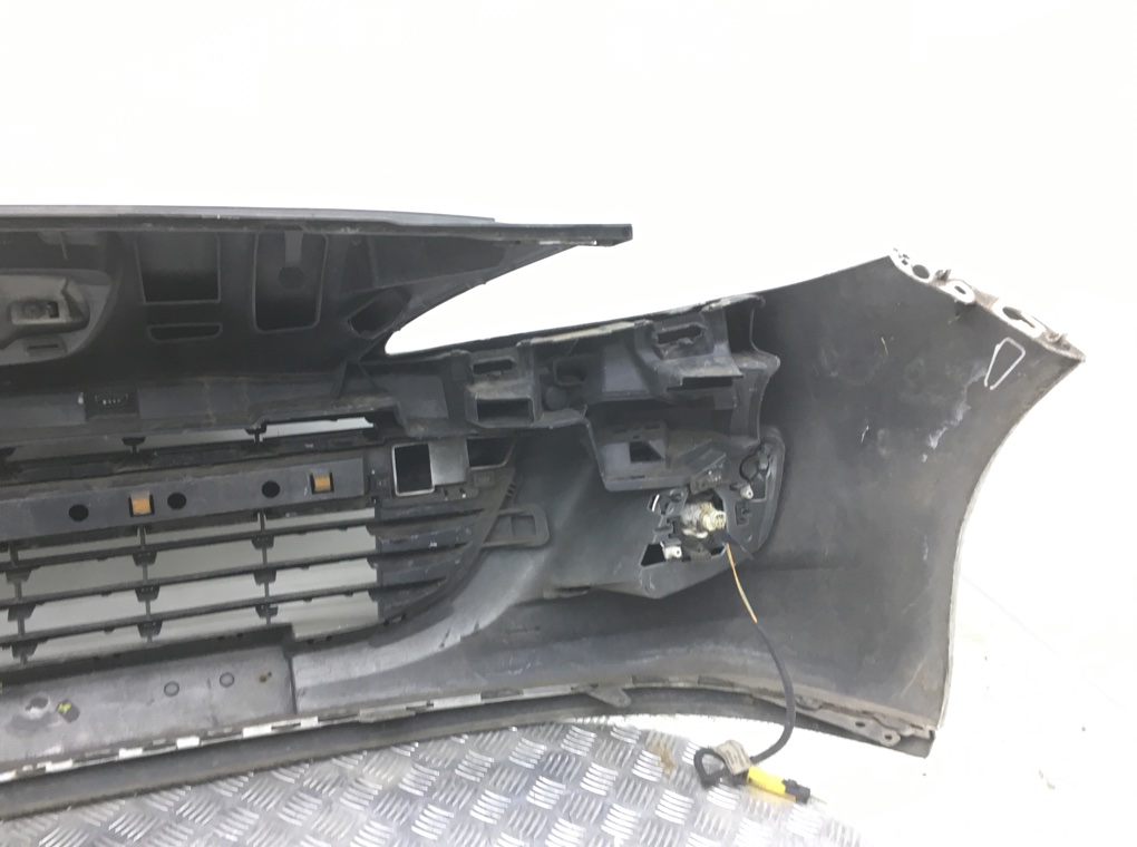 Бампер передний бу для Peugeot 207  1.4,  2009 г.