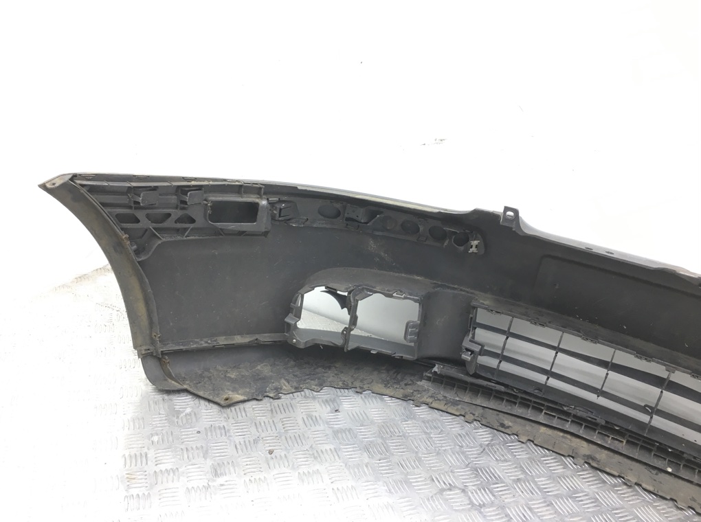 Бампер передний бу для Volkswagen Golf 5 2.0 TDi,  2004 г.