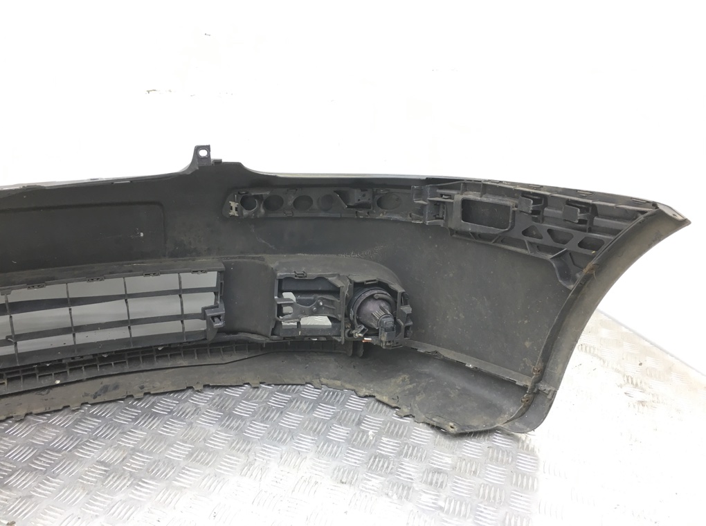 Бампер передний бу для Volkswagen Golf 5 2.0 TDi,  2004 г.