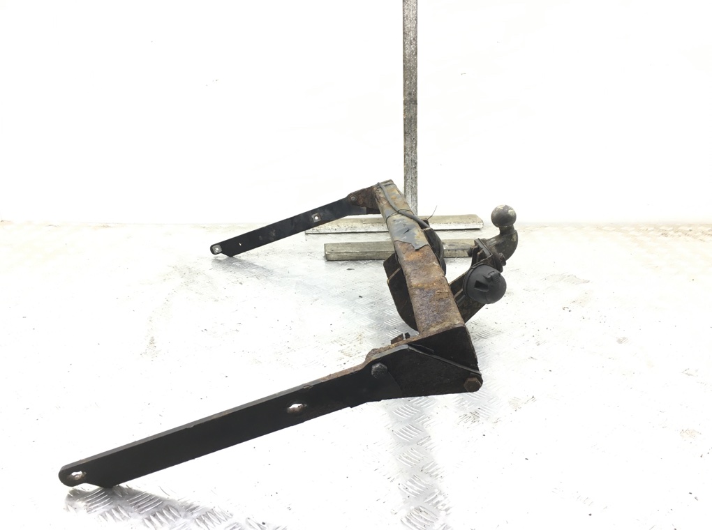 Прицепное устройство (фаркоп) бу для Ford C-Max 1.8 TDCi, 2007 г. Прицепное устройство (фаркоп) бу для Ford C-Max 1.8 TDCi, 2007 г.