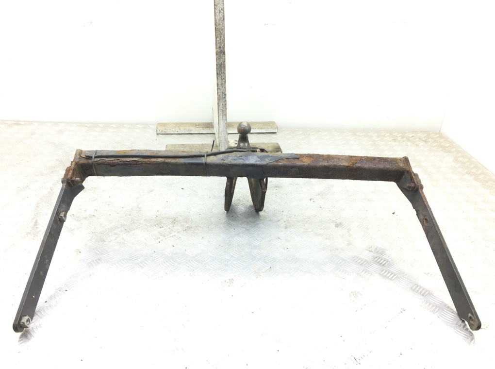 Прицепное устройство (фаркоп) бу для Ford C-Max 1.8 TDCi, 2007 г. Прицепное устройство (фаркоп) бу для Ford C-Max 1.8 TDCi, 2007 г.