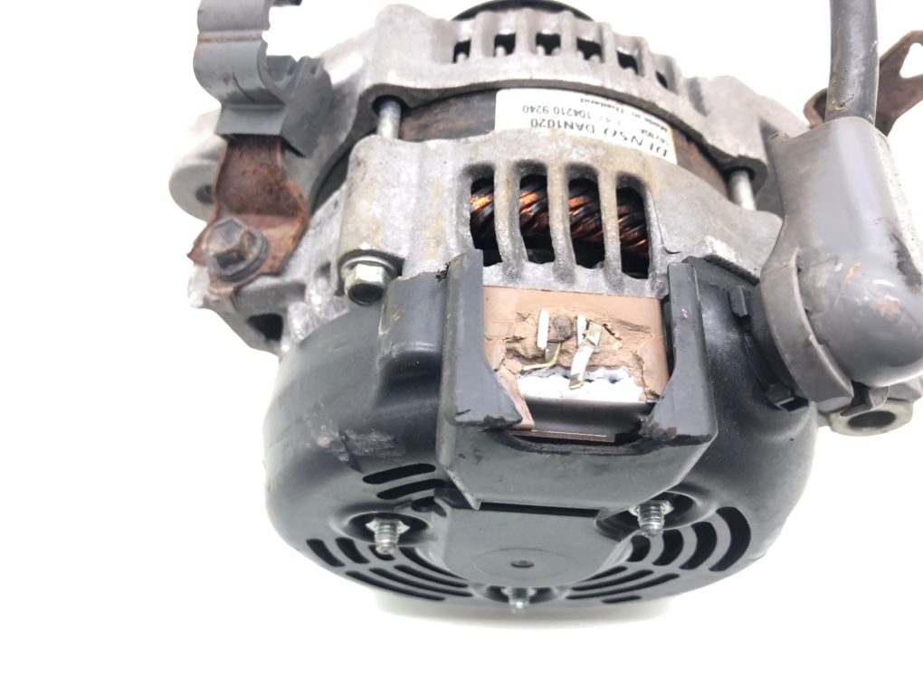 Генератор бу для Toyota Yaris XP9 1.0 i,  2007 г.