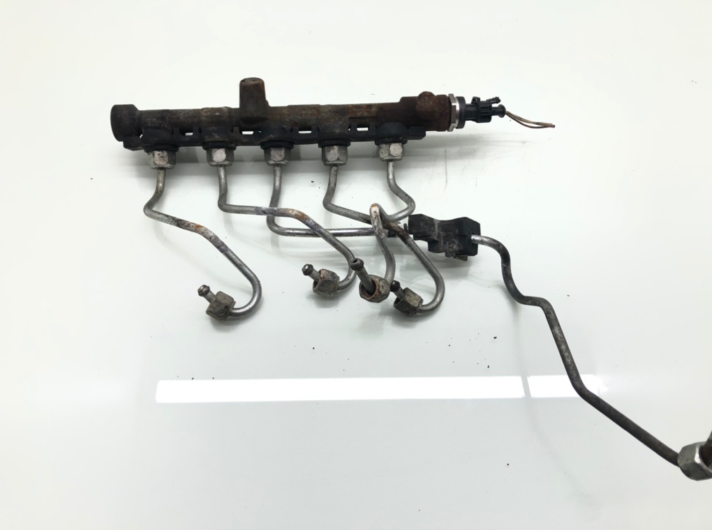 Топливная рампа бу для Opel Vivaro  2.0 CDTi,  2010 г.