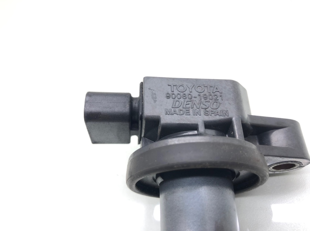 Катушка зажигания бу для Toyota Yaris XP9 9008019021, 2006 Катушка зажигания бу для Toyota Yaris XP9 1.3 i, 2006 г.