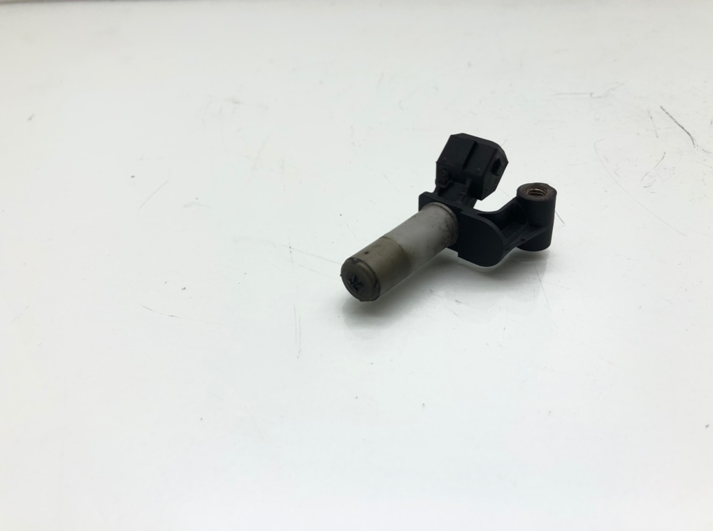 Датчик коленвала бу для Jaguar X-Type 2.0 TDCI, 2006 г. Датчик коленвала бу для Jaguar X-Type 2.0 TDCI, 2006 г.