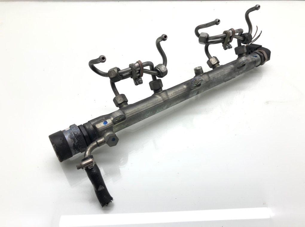 Топливная рампа бу для BMW 1 E87/E81/E82/E88 2.0 TD,  2005 г.