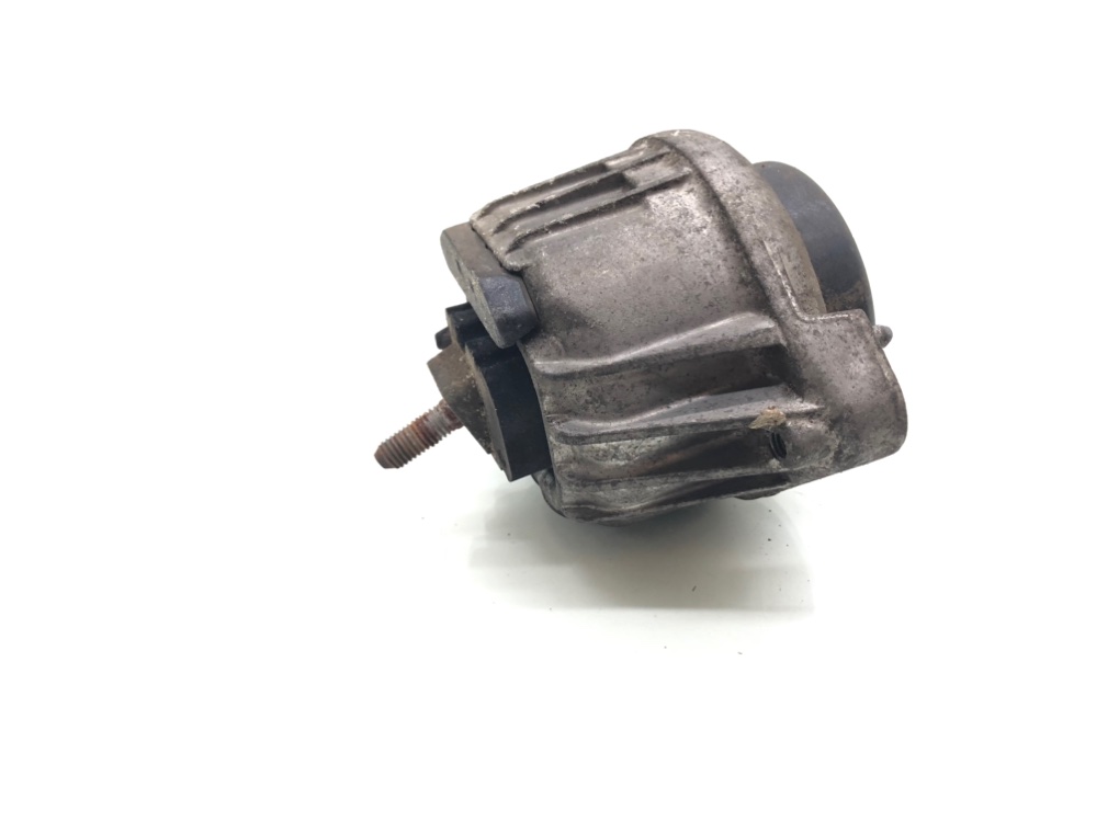 Подушка крепления двигателя бу для BMW 1 E87/E81/E82/E88 2.0 TD,  2005 г.