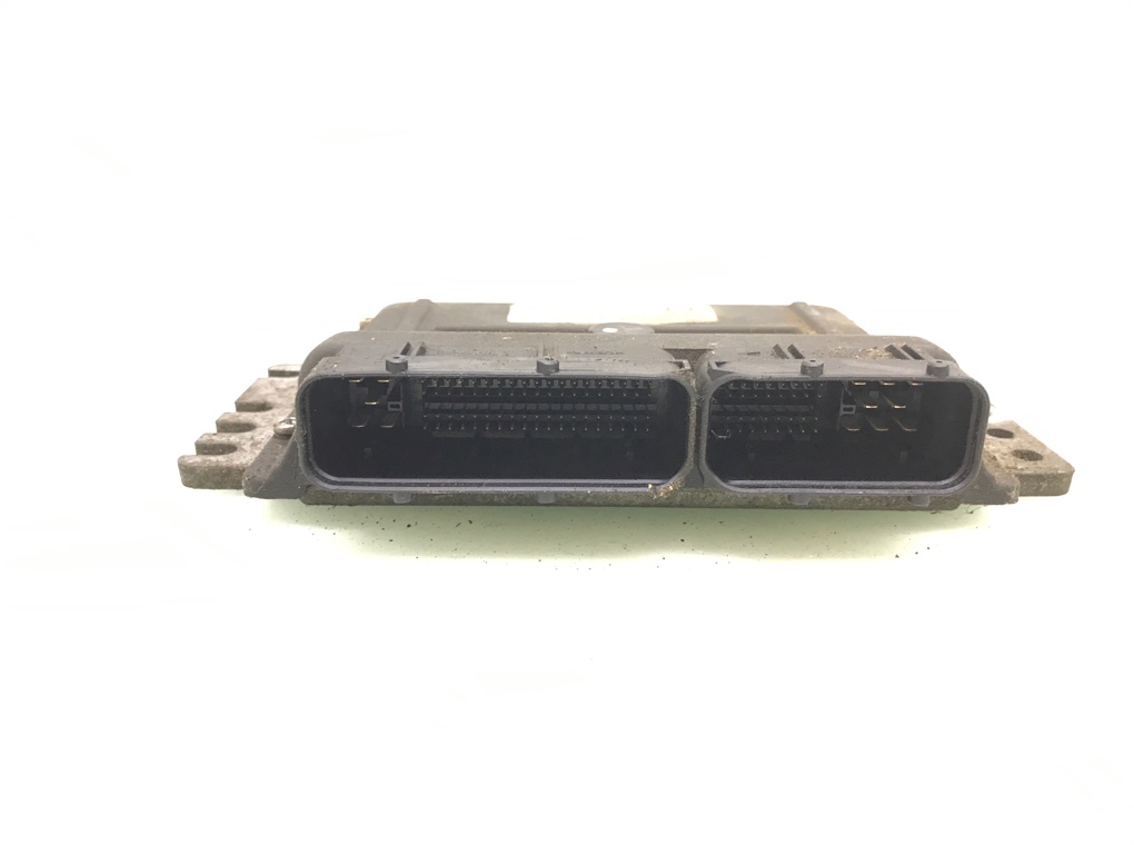 Блок управления двигателем бу для Nissan Note E11 1.4 i, 2006 г. Блок управления двигателем бу для Nissan Note E11 1.4 i, 2006 г.