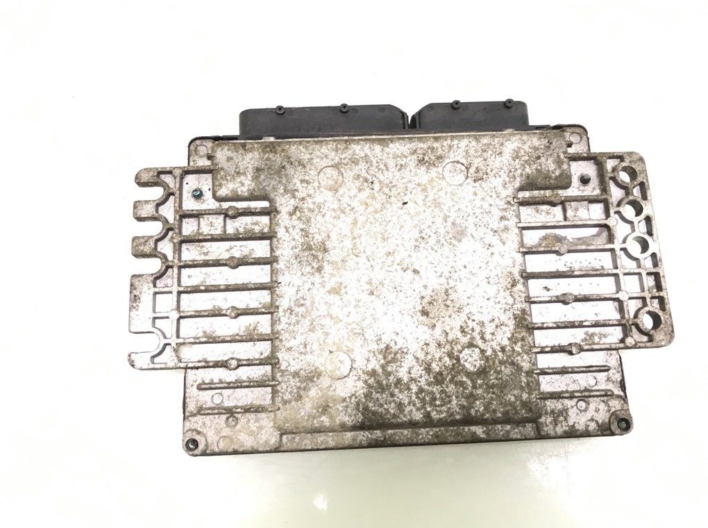 Блок управления двигателем бу для Nissan Note E11 1.4 i, 2006 г. Блок управления двигателем бу для Nissan Note E11 1.4 i, 2006 г.