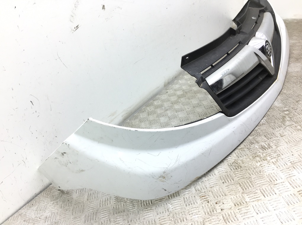 Решетка радиатора бу для Opel Vivaro  2.0 CDTi,  2007 г.