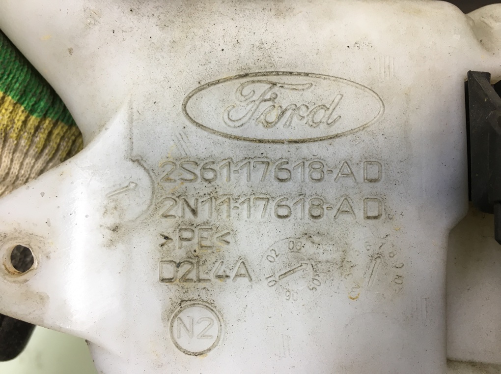 Бачок омывателя бу для Ford Fiesta 5 1.3 i,  2004 г.