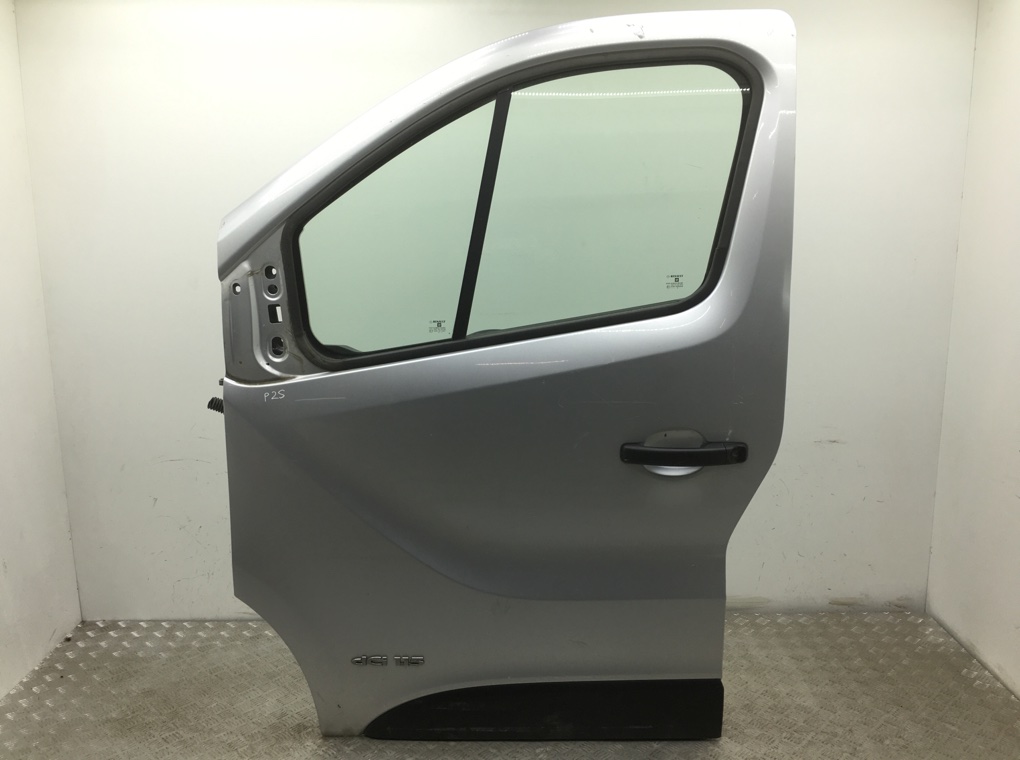 Дверь передняя левая бу для Renault Trafic 3 1.6 DCi, 2015 г.