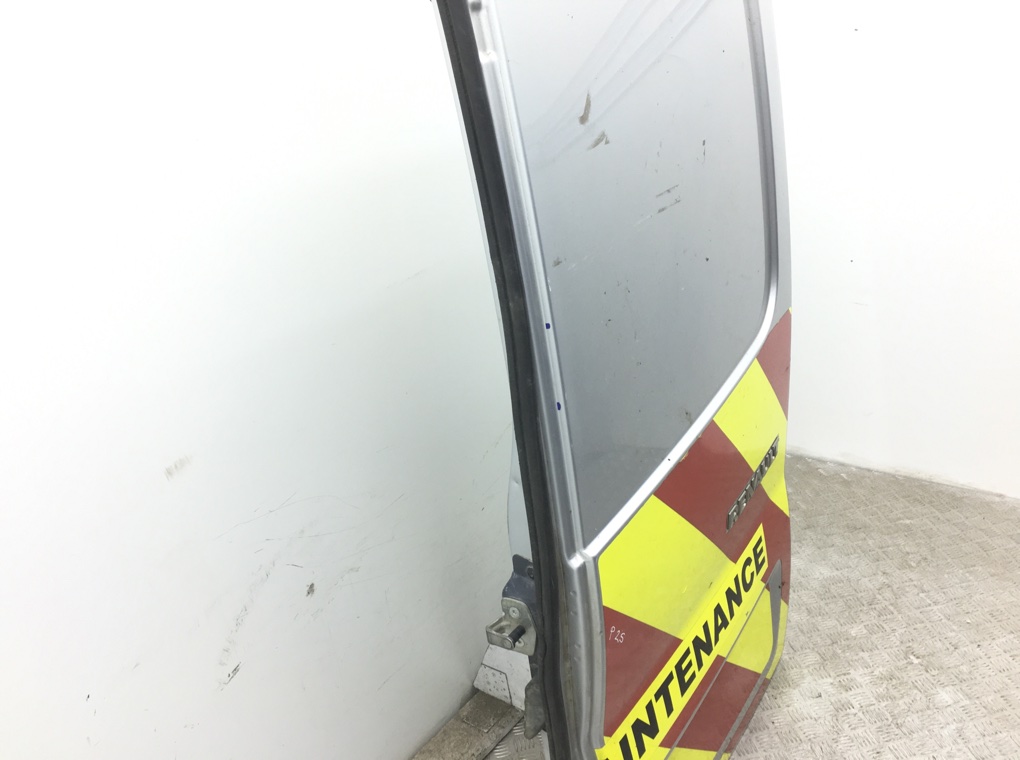 Дверь задняя распашная правая бу для Renault Trafic 3 1.6 DCi,  2015 г.