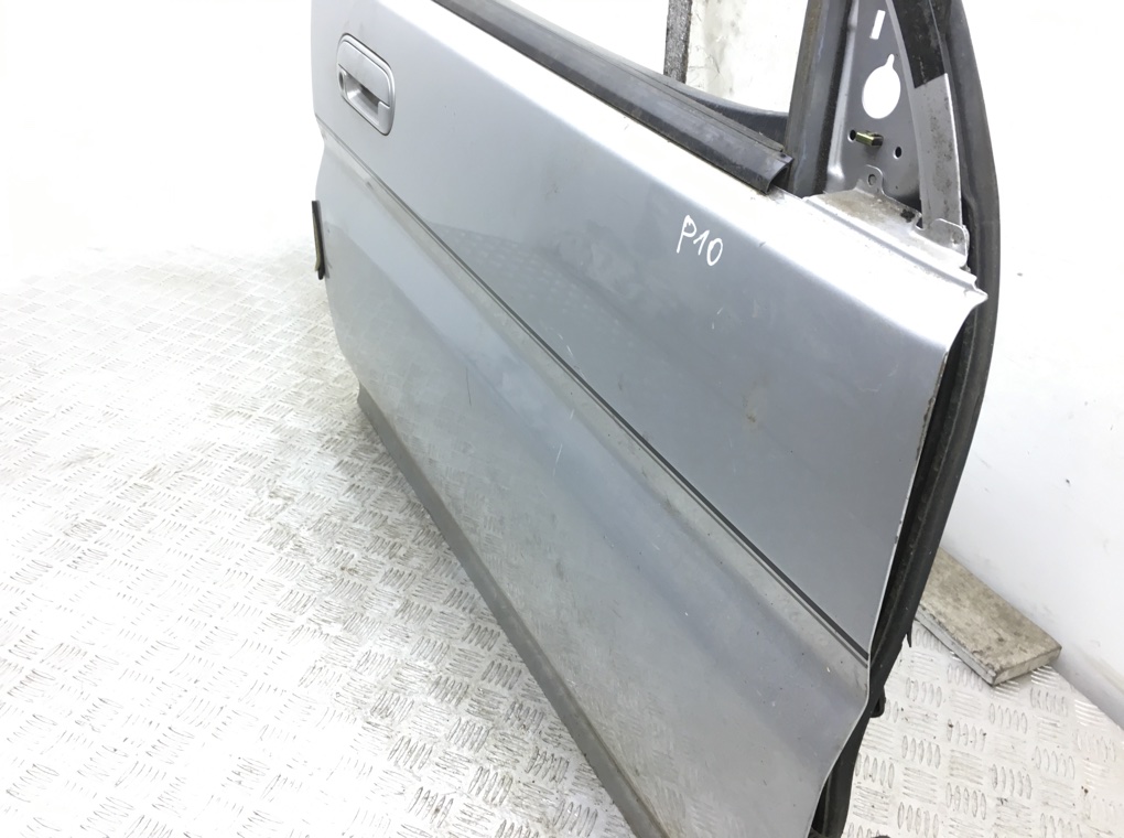 Дверь передняя правая бу для Honda HR-V  1.6 i,  2000 г.