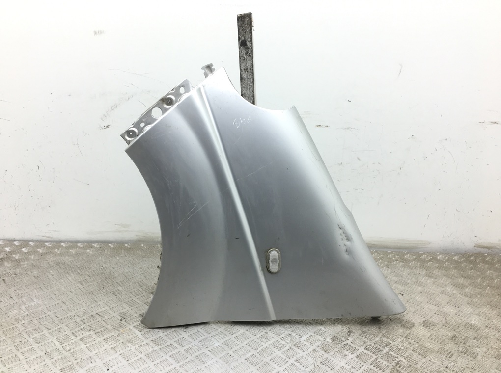 Крыло переднее левое бу для Renault Trafic 2.0 DCi, 2011 г.