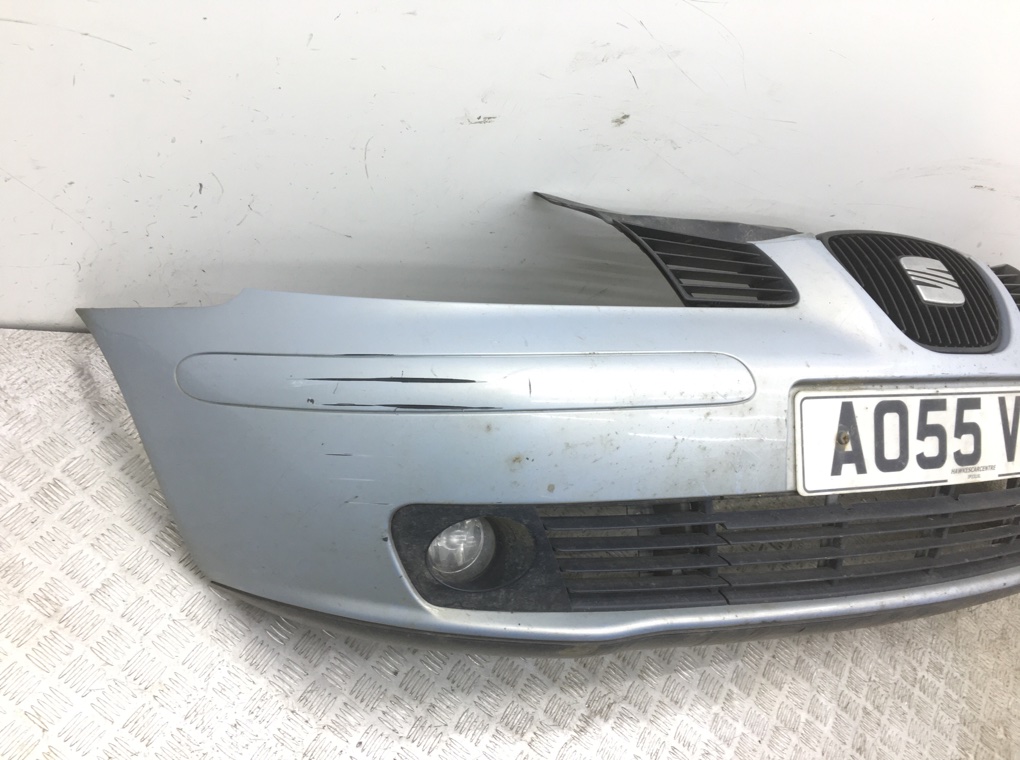 Бампер передний бу для Seat Ibiza  1.2 i,  2005 г.