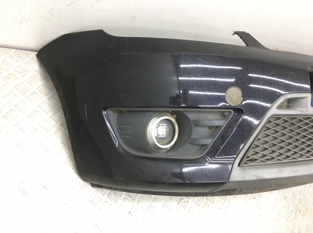 Бампер передний бу для Ford Fiesta 5 1.6 i,  2007 г.