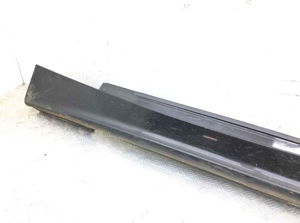 Накладка на порог бу для BMW 1 E87/E81/E82/E88 2.0 TD,  2006 г.