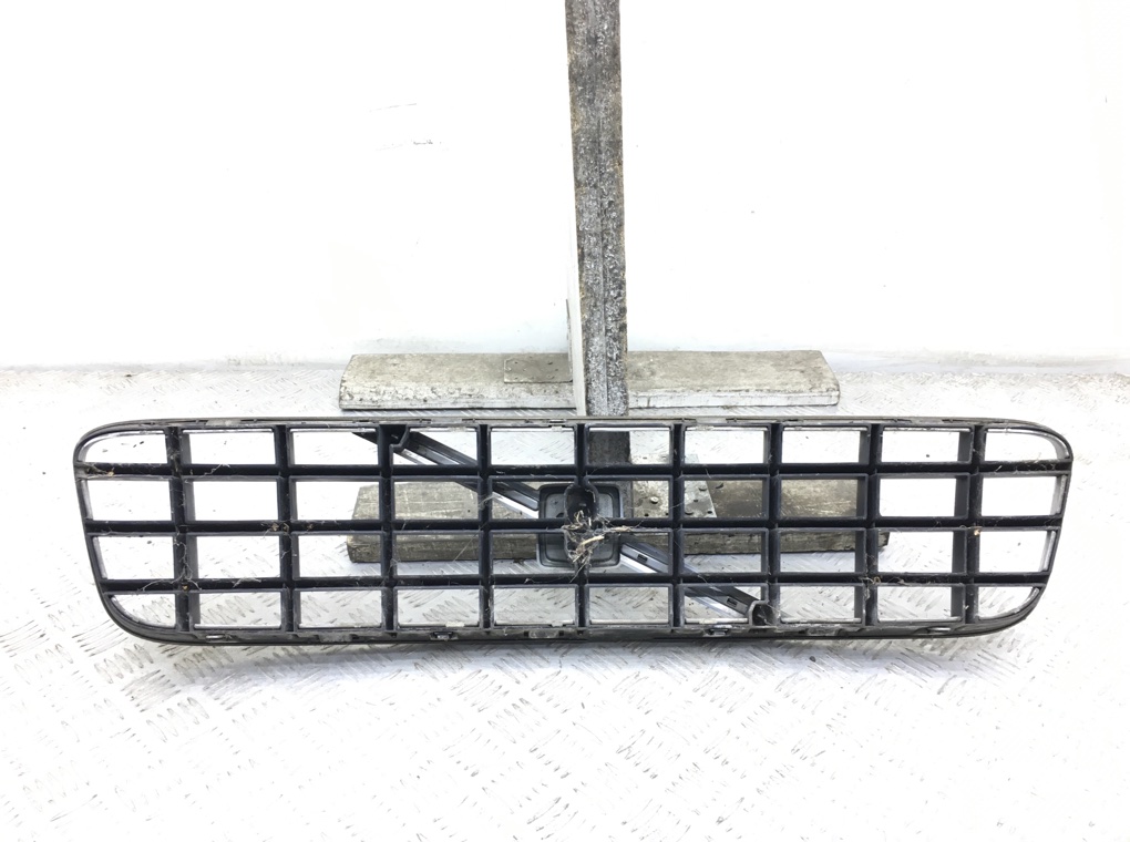 Решетка радиатора бу для Volvo XC90 2.4 TD, 2005 г. Решетка радиатора бу для Volvo XC90 2.4 TD, 2005 г.